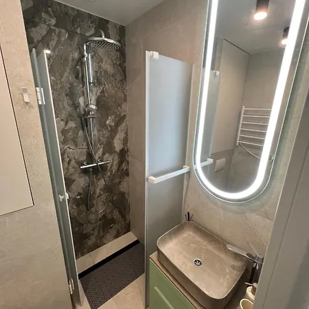 Platinum 2 Apartment *
